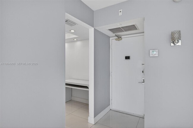 Building Photo - 20379 W Country Club Dr