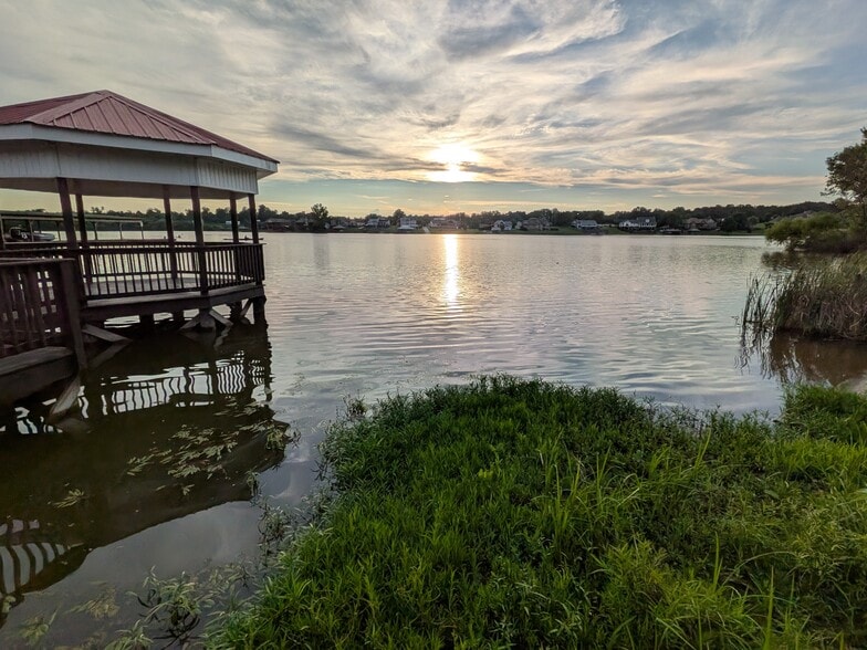 Building Photo - 8483 Bright Water Dr