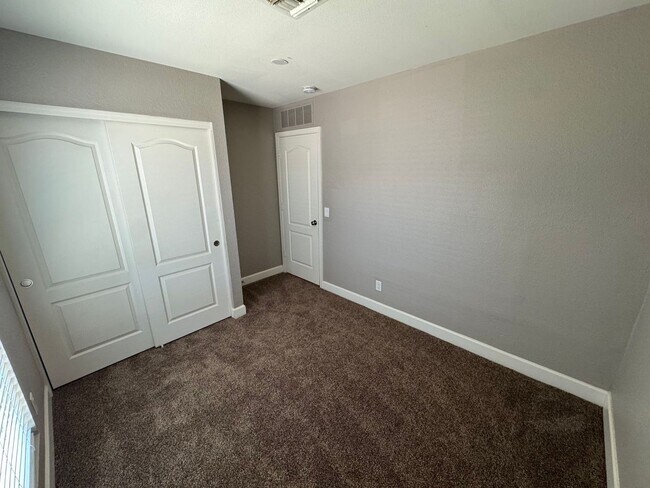 Building Photo - 768 E Stottler Pl