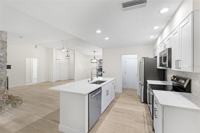 Building Photo - 2202 Cork Oak St W
