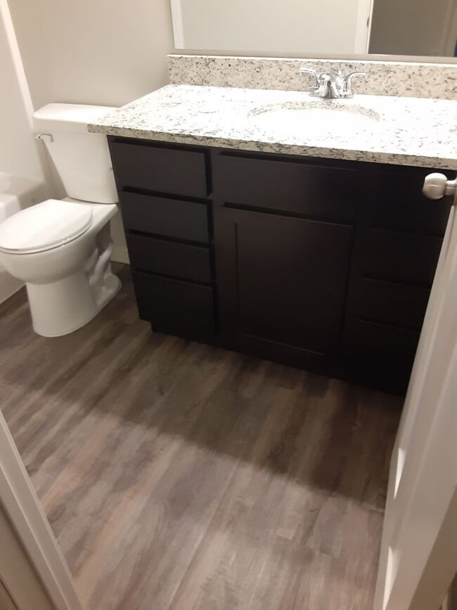 Building Photo - Modern Living in a 3-Bed, 2-Bath Townhome with Attached 2 Car Garage