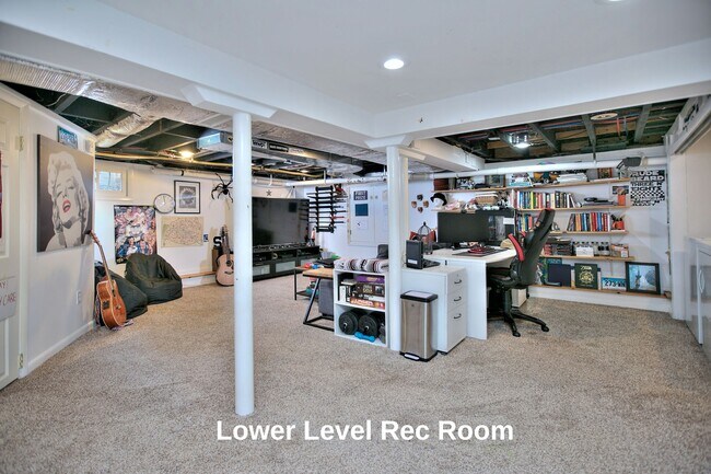 Building Photo - 8 Bauer Pl