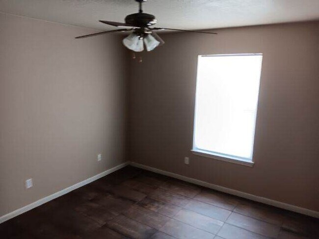 Building Photo - 3606 Littleleaf Dr