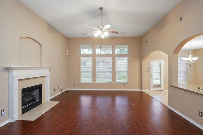 Building Photo - 8406 Oak Villa Ct