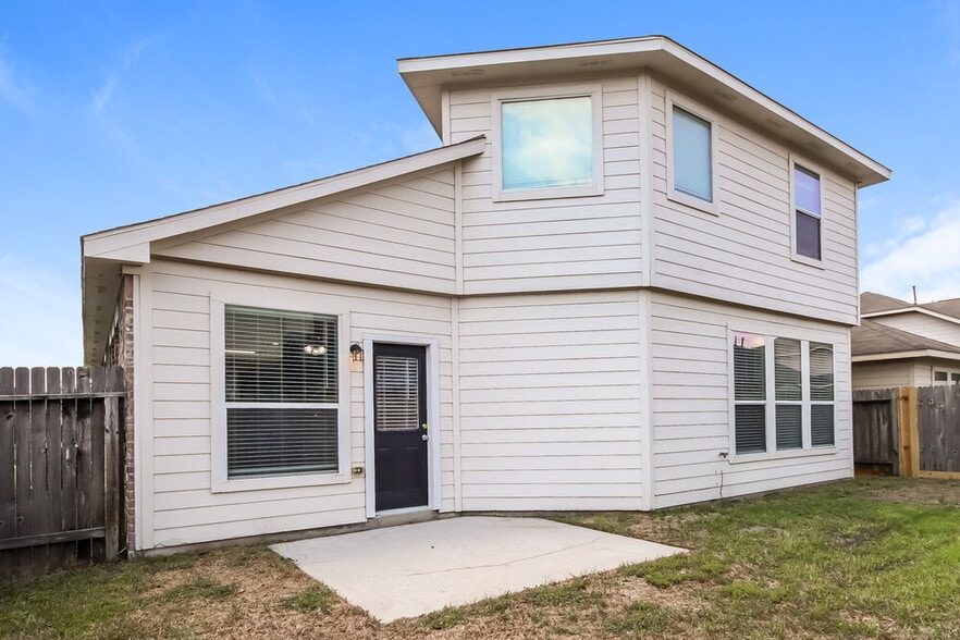 Building Photo - 21114 Normand Meadows Ln