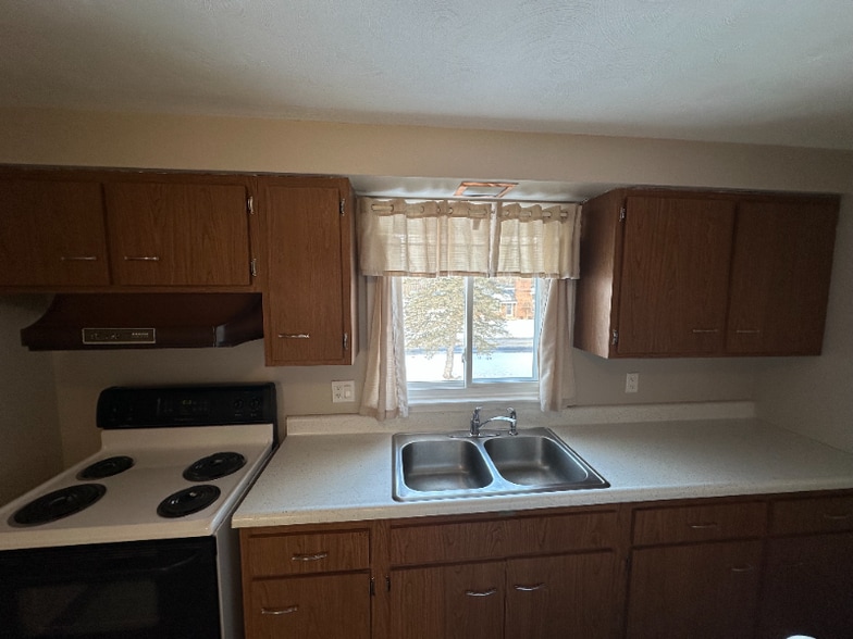 Building Photo - 2718 Stenzel Ave