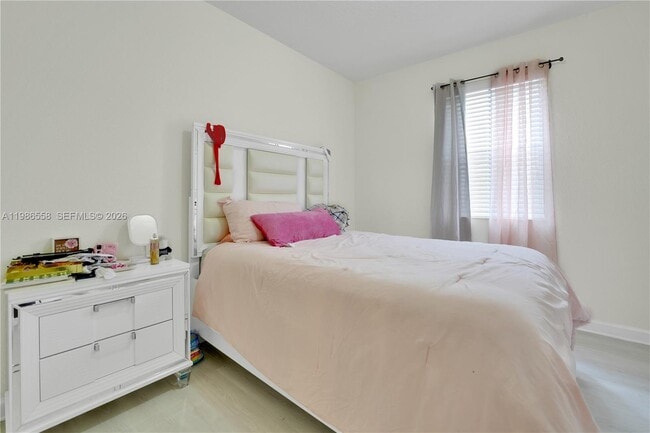 Building Photo - 101 NE 37th Pl