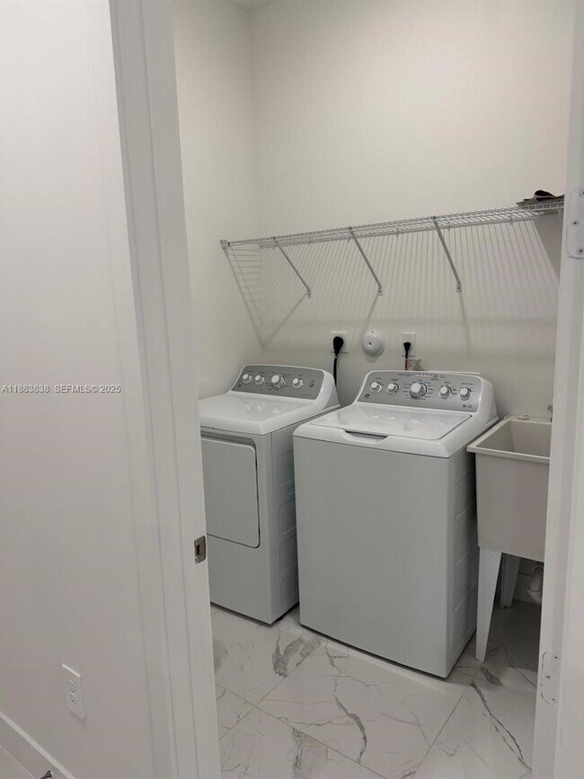 Building Photo - 12303 SW 44th St