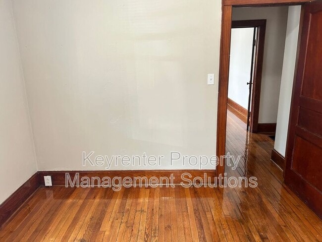 Building Photo - 210 Biltmore St