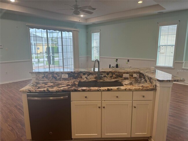 Building Photo - 5714 Tides Pl