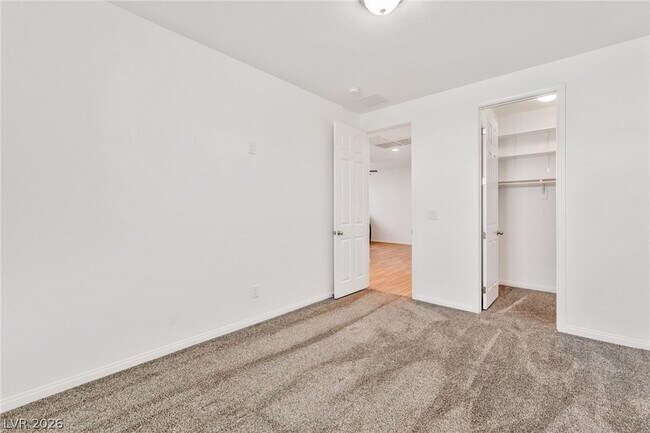 Building Photo - 877 Ariel Heights Ave