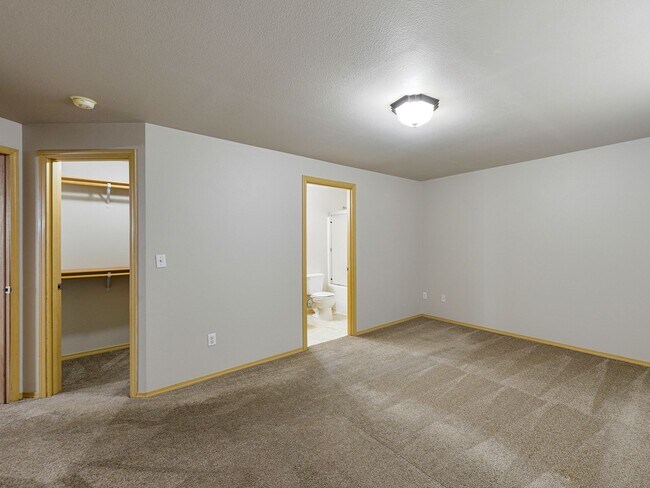 Building Photo - 22471a