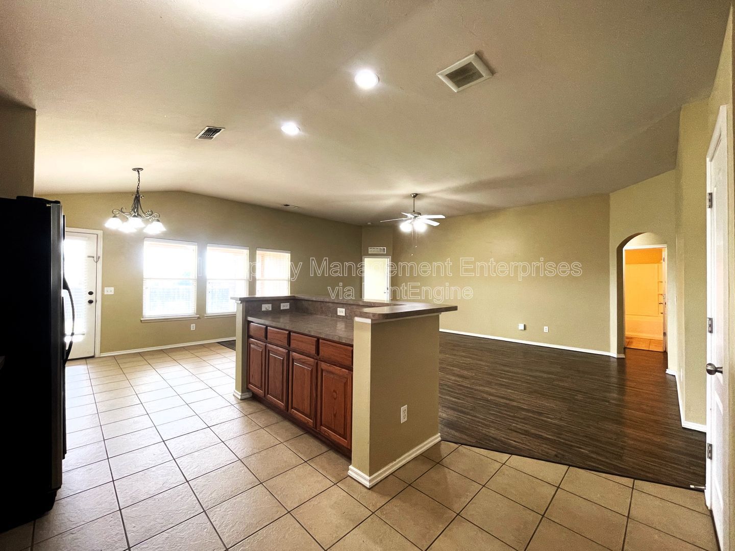 Building Photo - 18212 Viento Dr