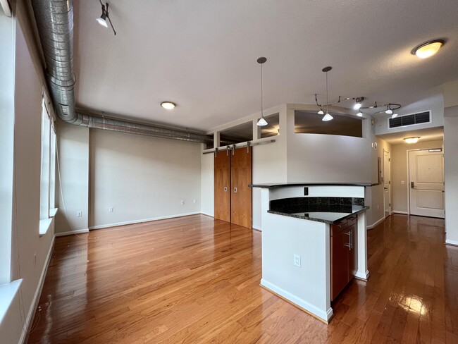Building Photo - 1390 Kenyon St NW