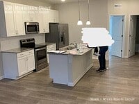 Building Photo - 408 Merriman Dr