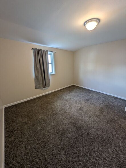 Building Photo - 109 Goethe St