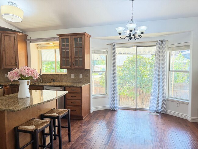 Building Photo - 4624 Quiet Cir