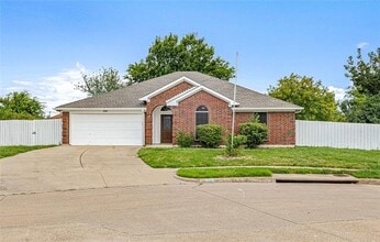Building Photo - 2131 Post Wood Ln