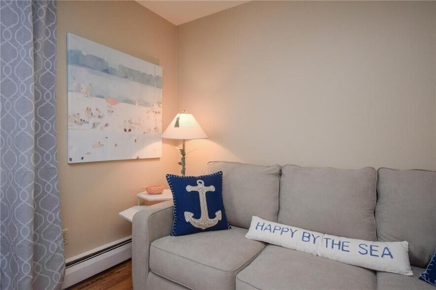 Building Photo - 70 Carroll Ave