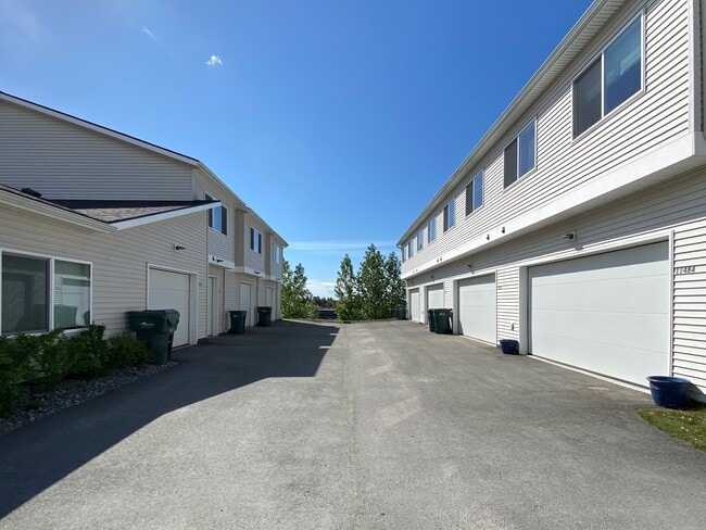 Building Photo - 11524-11524 Grand Cyn Lp