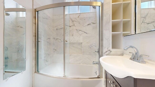 Building Photo - Charming 1-Bedroom Retreat in the Heart of San Francisco – Potrero Hill