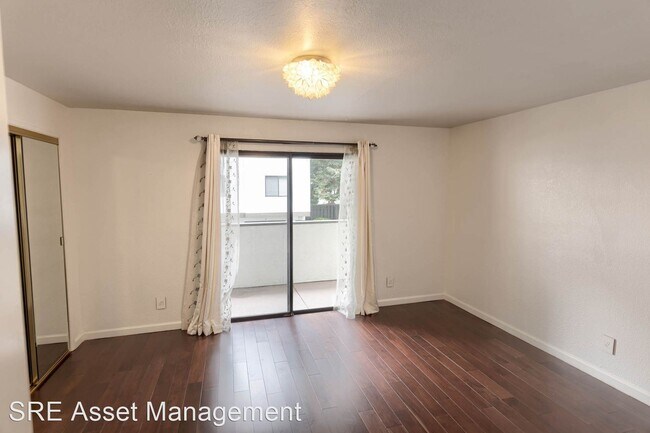 Building Photo - 1 br, 1 bath House - 701 San Conrado Ter #3