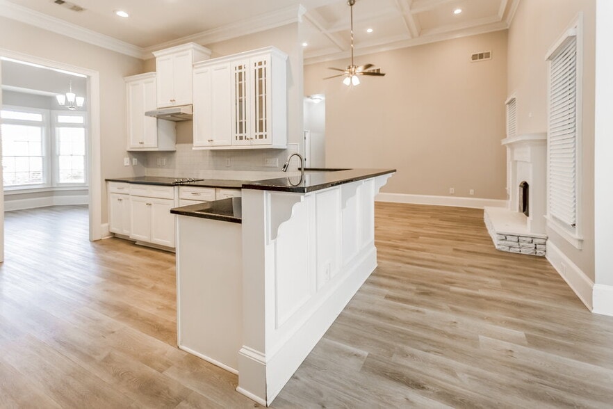 Building Photo - 4654 Jefferson Ridge Way