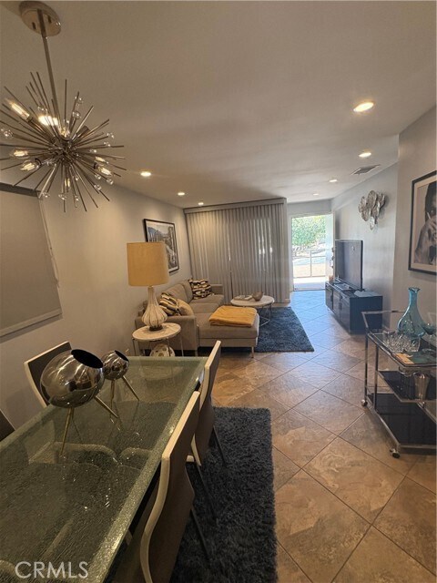 Building Photo - 510 N Villa Ct