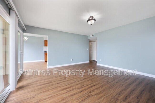 Building Photo - 620 W Solana Cir