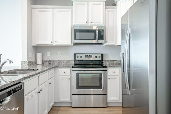 Building Photo - 7472 Shadow Lake Dr