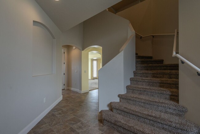 Building Photo - Stunning Home with 4 beds/2.5 baths and 3-Car Garage in Mulberry Estates
