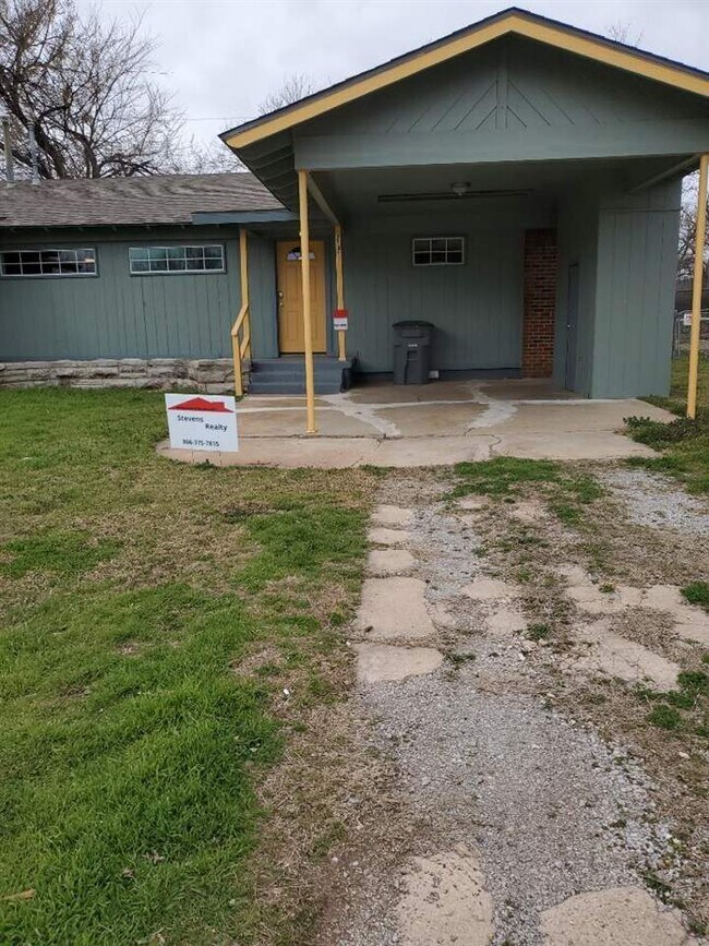 Building Photo - 2305 NW Denver Ave