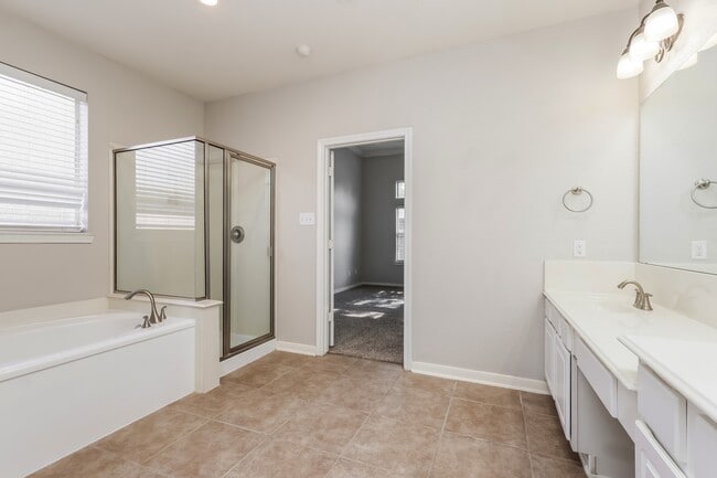 Building Photo - 20836 Sheridan Heights Ln