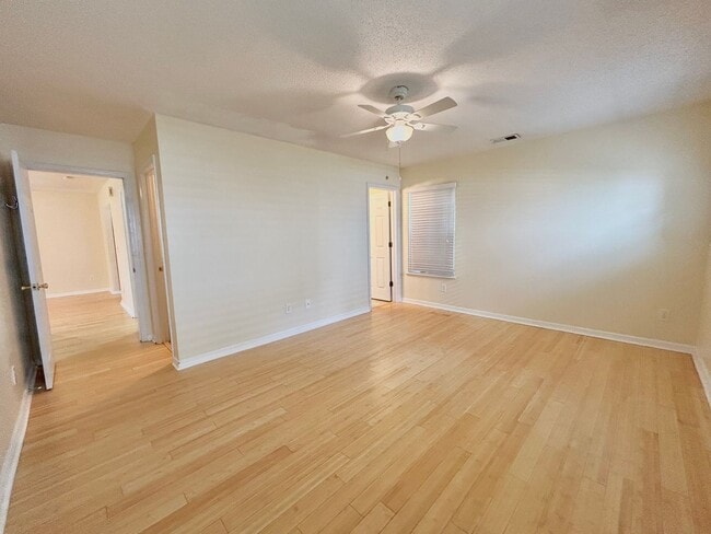 Building Photo - Charming Home on Corner Lot in Lake Caroli...