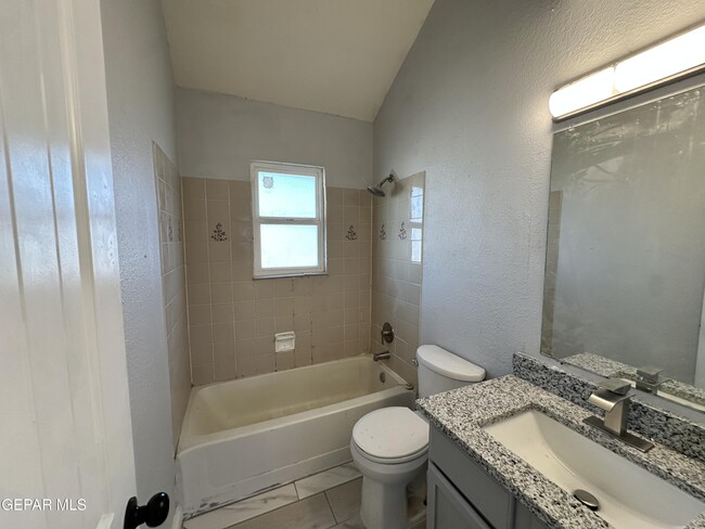 Building Photo - 10960 Joe Dimaggio Cir