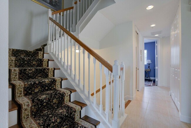 Building Photo - 12759 SE Old Cypress Dr