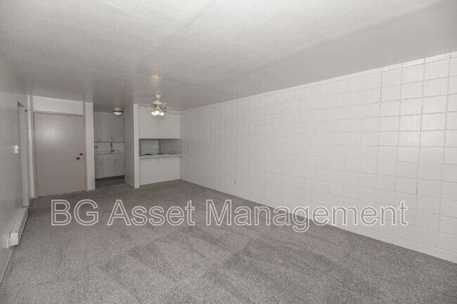 Building Photo - 944 Fletcher Ln