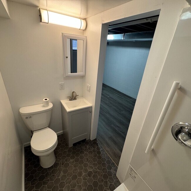 Building Photo - Spacious 3-Bedroom Home on Half-Acre Lot in Top-Rated Pleasant Valley School District!