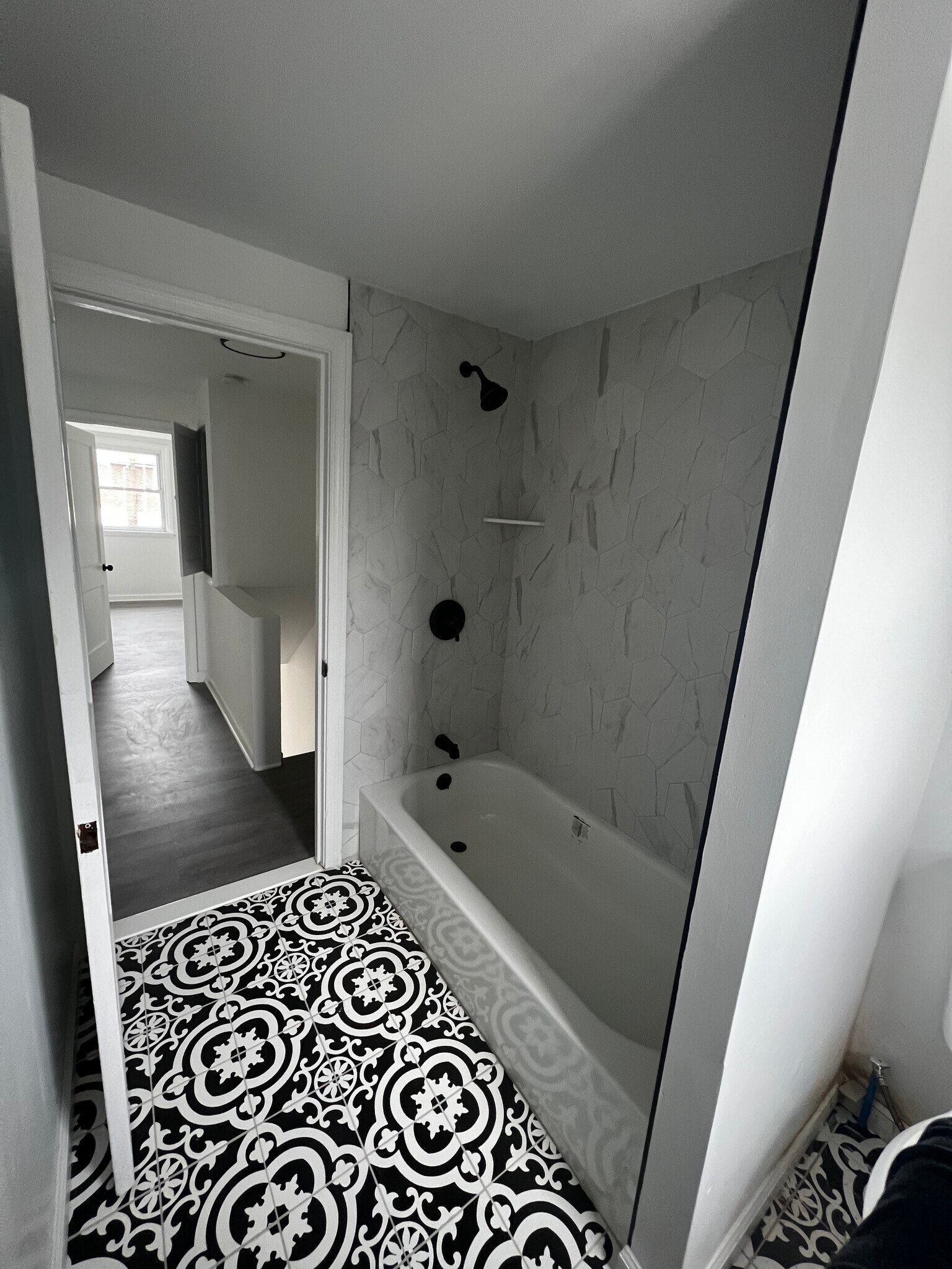 Building Photo - 817 Hughes St