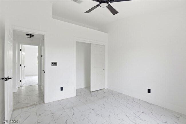 Building Photo - 5204 Elm Grove Dr