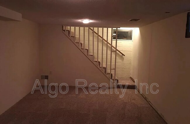 Building Photo - 6050 Wentworth Ave