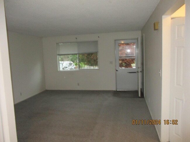 Building Photo - 590 67th St