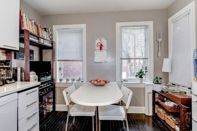 Building Photo - Beautiful Home in the Coveted Gated Community of Hillandale