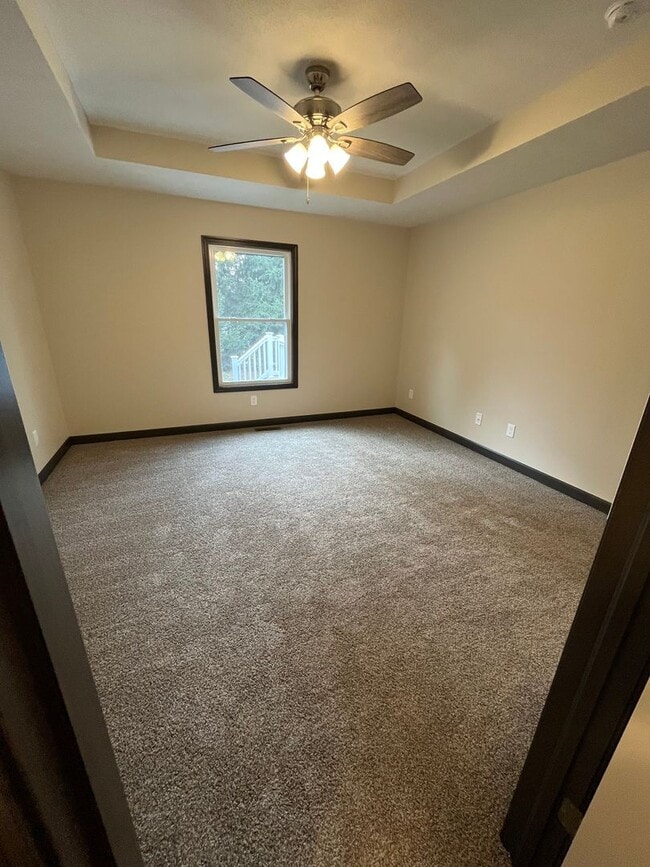 Building Photo - 5062 Catawba Pl Ln