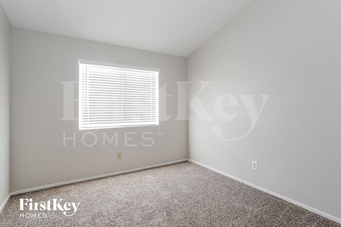 Building Photo - 2114 W San Miguel Ave