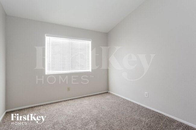 Building Photo - 2114 W San Miguel Ave