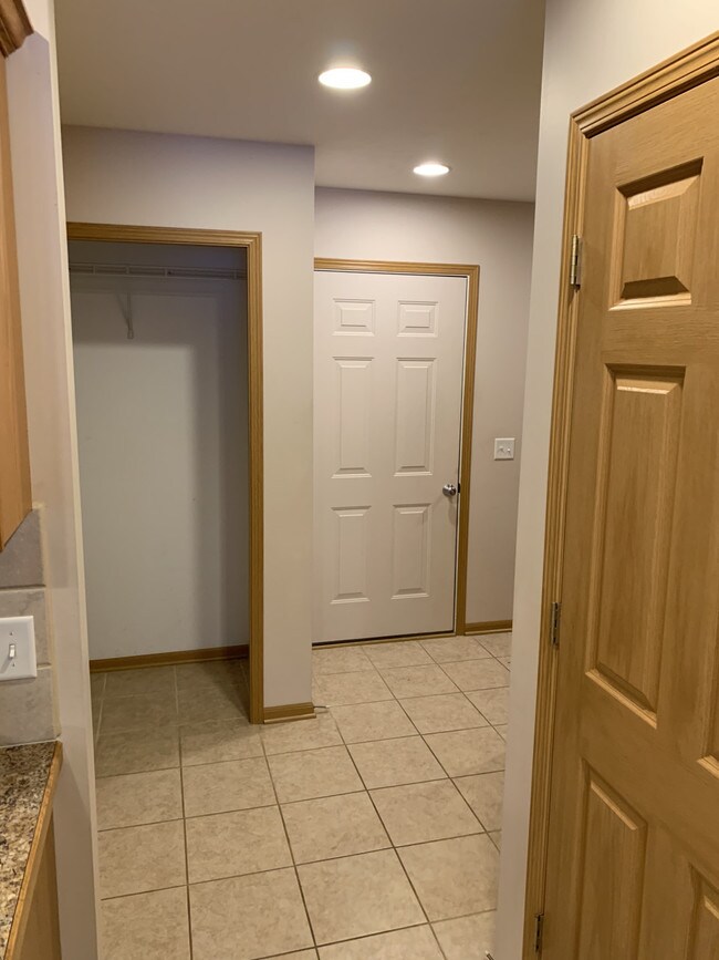 Building Photo - 2454, 2456 Millview Zeeland, MI 49464