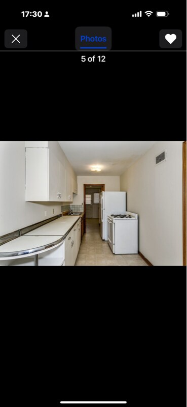 Building Photo - 427 S Oliver Ave