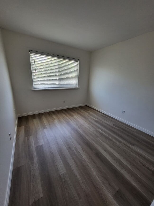 Building Photo - 8838 Mission Vega Ct