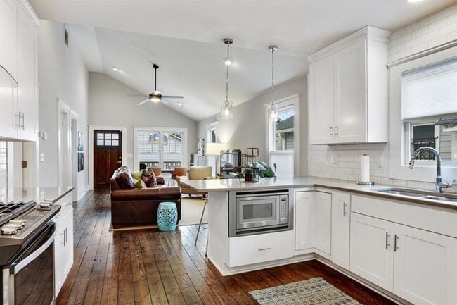 Building Photo - 87 Chester Ave SE